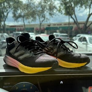 Adidas kids Black and Yellow running Shoes size 4 NEW shoes